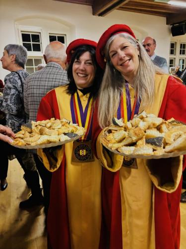 Frairie d'automne à la salle Vallier, à Cressier: Laila Cinotti et Isabelle Garcia. 