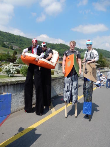 Cortège de la Fête du vin à Cressier.