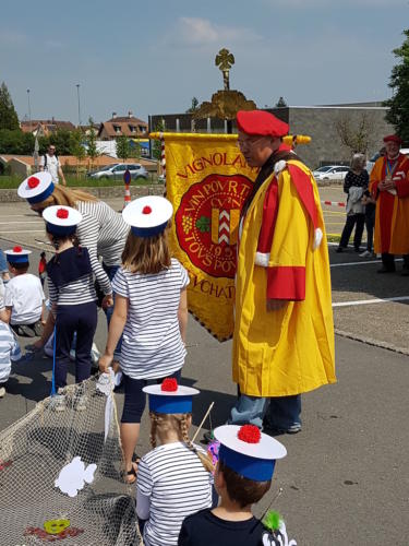 Mise en place du cortège de la Fête du vin à Cressier: Sylvain Ischer. 