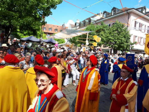 Cortège de la Fête du blé et du pain à Echallens: Danielle Zehr, Sandra Berger et Christiane Chevalley. 