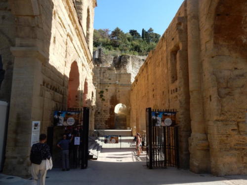 Sortie dans les Côtes-du-Rhône: théâtre antique d'Orange.