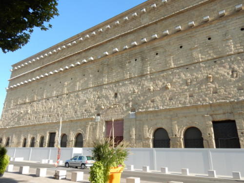 Sortie dans les Côtes-du-Rhône: théâtre antique d'Orange. 