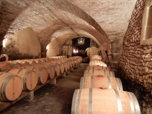 Sortie dans les Côtes-du-Rhône: la cave du château de la Nerthe.