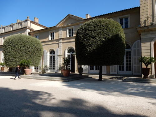 Sortie dans les Côtes-du-Rhône: château de la Nerthe.