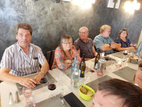 Sortie dans les Côtes-du-Rhône: Bernard et Christiane Chevalley, Gérard Colomb, Michel et Michèle Froidevaux.