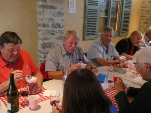 Sortie dans l'Auxerrois: restaurant Le Marmagne, à Marmagne. Jean-Claude Perrenoud, Walter Zwahlen, Claude Buschini et Jean-Rémi dit JR.