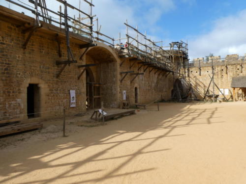 Sortie dans l'Auxerrois: Visite du chantier médiéval de Guédelon.