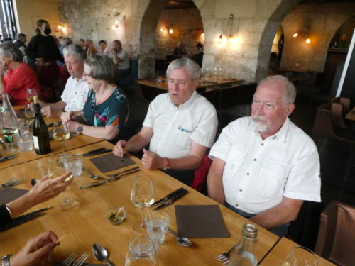 Sortie dans l'Auxerrois: Repas à la brasserie Le Quai, à Auxerre. Daniel Principi, Nelly Richard, Gérard Colomb et Alain Geiser. 