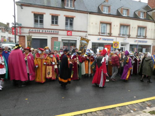 Chapitre de la Confrérie de la Faisanderie, à Sully-sur-Loire: Le cortège à travers la ville de Sully.