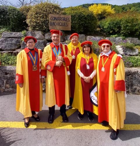 Fête du Vin nouveau Cressier : Micheline Jaccoud, Bernard Chevalley, Jean-Claude et Régine Perrenoud, et Christiane Chevalley. 