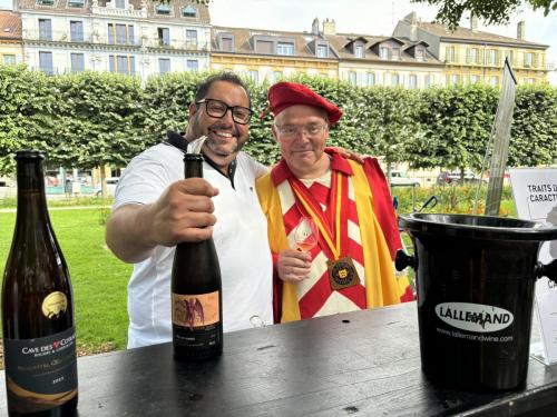 Dégustation de l’Œil-de-Perdrix au Jardin anglais: Sylvain Ischer.