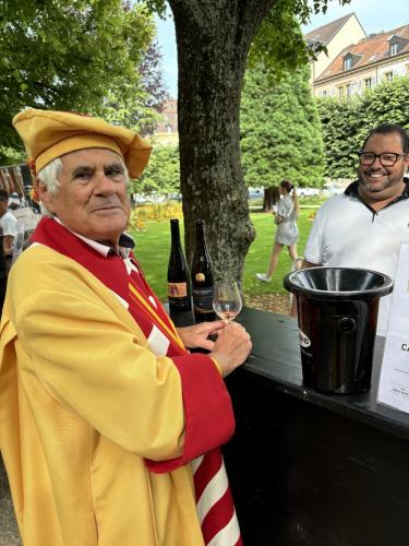 Dégustation de l’Œil-de-Perdrix au Jardin anglais: Michel Tardin.