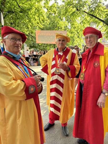 Dégustation de l’Œil-de-Perdrix au Jardin anglais: Jean-François Kunzi, Michel Tardin et Alfred Zehr.