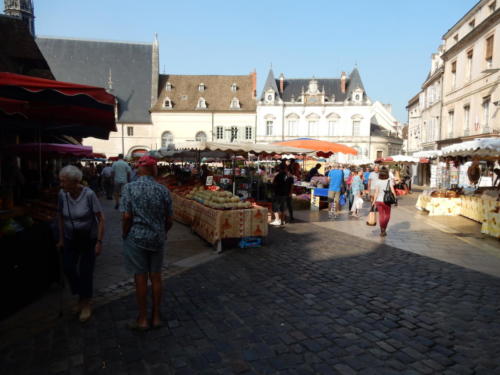 Sortie en Franche-Comté et en Bourgogne: Beaune et son marché. 