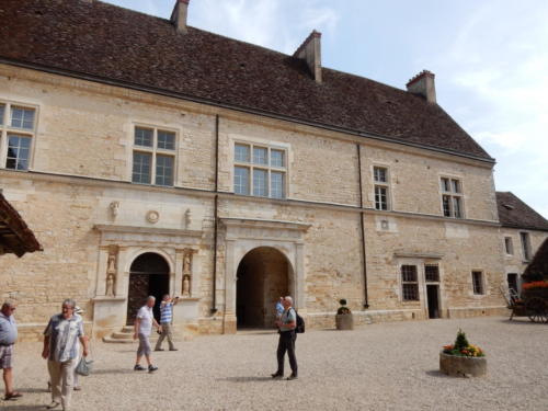 Sortie en Franche-Comté et en Bourgogne: visite du château du Clos de Vougeot.