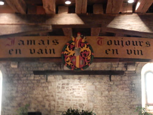 Sortie en Franche-Comté et en Bourgogne: visite du château du Clos de Vougeot, chef d'ordre de la Confrérie des Chevaliers du Tastevin. 