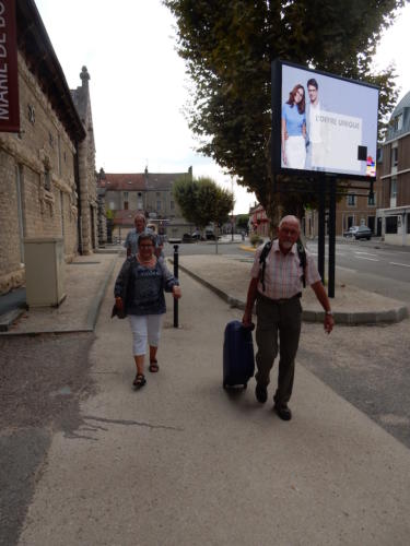 Sortie en Franche-Comté et en Bourgogne: départ de Beaune. Marie-Paule et Alain Geiser.